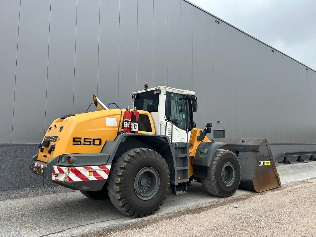 Liebherr L 550 (Comes with High-tip - Mit Hochkipper) - Натоварувач на тркала: слика 5 Liebherr L 550 (Comes with High-tip - Mit Hochkipper) - Натоварувач на тркала: слика 5