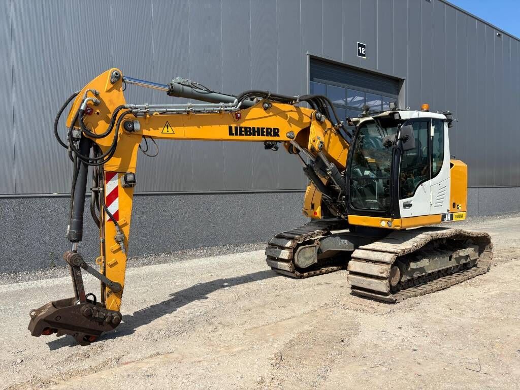 Liebherr R 914 Compact Litronic Liebherr R 914 Compact Litronic - Багер гасеничар: слика 2 Liebherr R 914 Compact Litronic Liebherr R 914 Compact Litronic - Багер гасеничар: слика 2