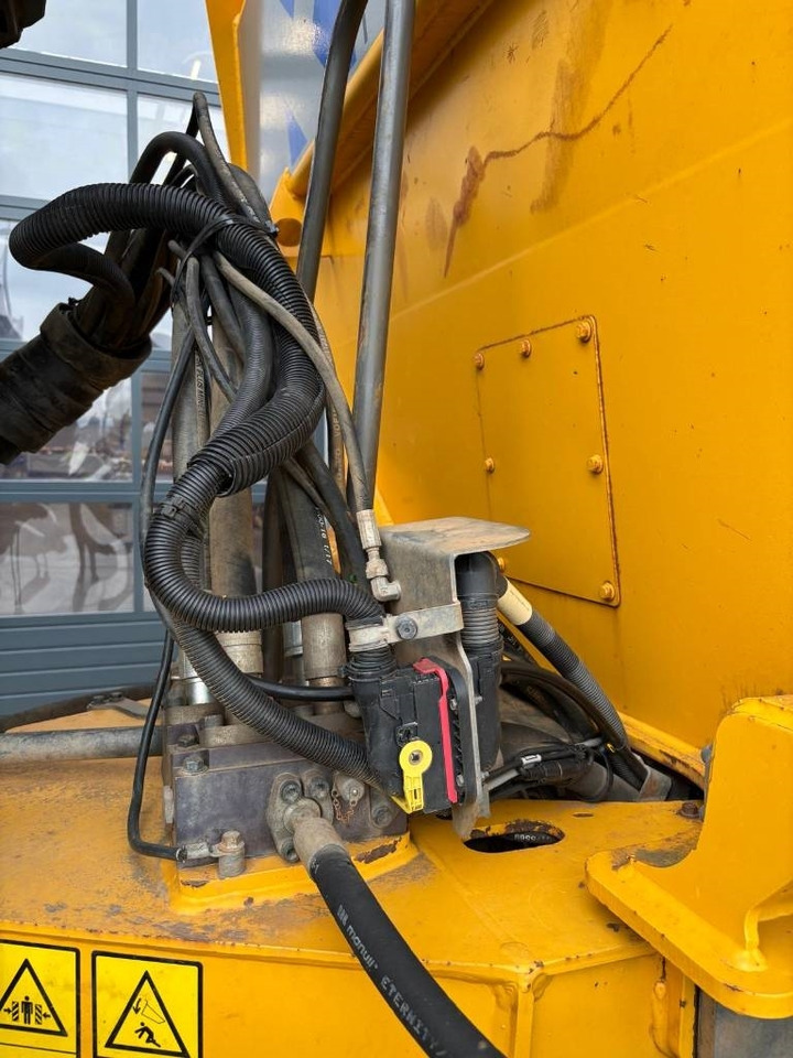 Зглобен истоварувач Volvo A 30 G (Under Preparation): слика 15 Зглобен истоварувач Volvo A 30 G (Under Preparation): слика 15