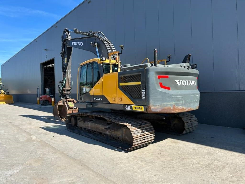 Volvo EC 250 EL (Roto + 3 buckets) - Багер гасеничар: слика 3 Volvo EC 250 EL (Roto + 3 buckets) - Багер гасеничар: слика 3