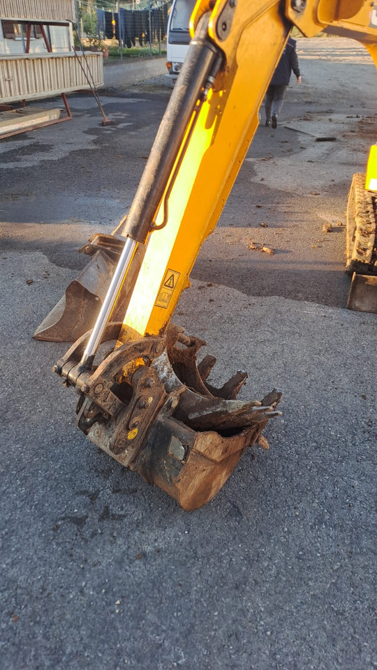 JCB 18 Z 1 - Мини багер: слика 4 JCB 18 Z 1 - Мини багер: слика 4