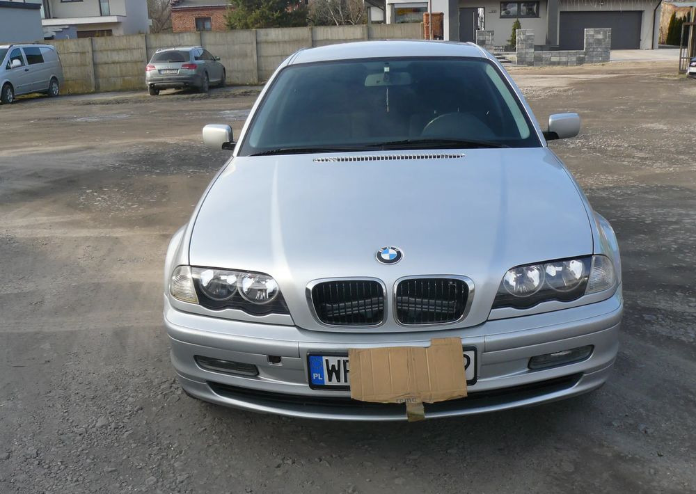 BMW Seria 3 320i - Седан: слика 1 BMW Seria 3 320i - Седан: слика 1