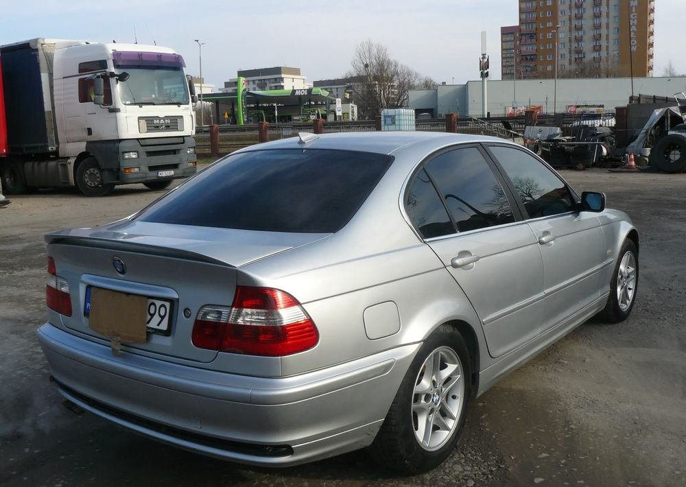 BMW Seria 3 320i - Седан: слика 4 BMW Seria 3 320i - Седан: слика 4