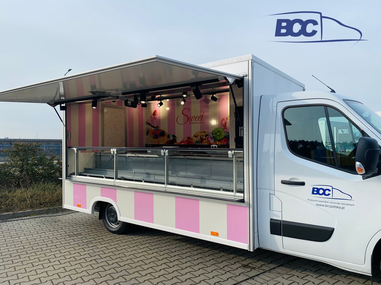 BCC POLSKA - FOOD TRUCK - MOBILNA LODZIARNIA, PEUGEOT BOXER - Камион за продажба на добра: слика 2 BCC POLSKA - FOOD TRUCK - MOBILNA LODZIARNIA, PEUGEOT BOXER - Камион за продажба на добра: слика 2