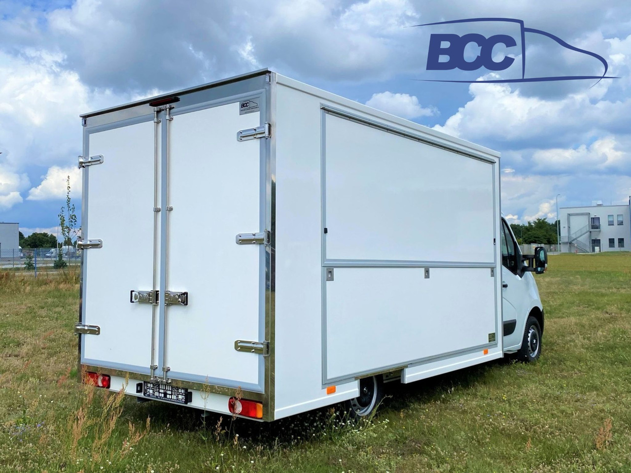 BCC POLSKA - MOBILNE CENTRUM SZKOLENIOWE, EXPO TRUCK, MOBILNE BIURO, SAMOCHÓD EKSPOZYCYJNY, PEUGEOT BOXER - Камион за продажба на добра: слика 1 BCC POLSKA - MOBILNE CENTRUM SZKOLENIOWE, EXPO TRUCK, MOBILNE BIURO, SAMOCHÓD EKSPOZYCYJNY, PEUGEOT BOXER - Камион за продажба на добра: слика 1