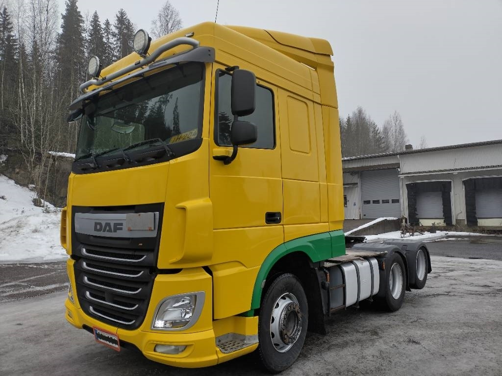 DAF XF440 Euro6 6x2 , hydrauliikka - Камион влекач: слика 1 DAF XF440 Euro6 6x2 , hydrauliikka - Камион влекач: слика 1