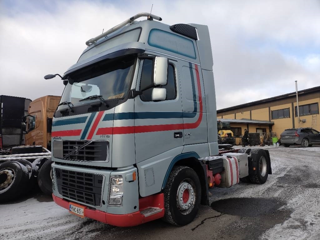 Volvo FH16 660 4x2 vetoauto - Камион влекач: слика 1 Volvo FH16 660 4x2 vetoauto - Камион влекач: слика 1