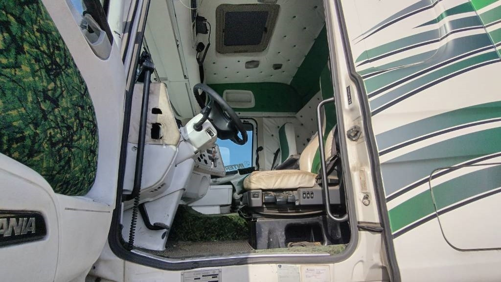Scania R500 8x4 ilmajousi alusta - Камион со кабинска шасија: слика 4 Scania R500 8x4 ilmajousi alusta - Камион со кабинска шасија: слика 4