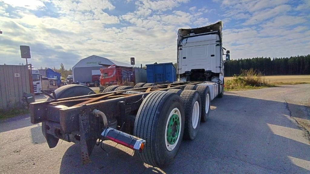 Scania R500 8x4 ilmajousi alusta - Камион со кабинска шасија: слика 3 Scania R500 8x4 ilmajousi alusta - Камион со кабинска шасија: слика 3