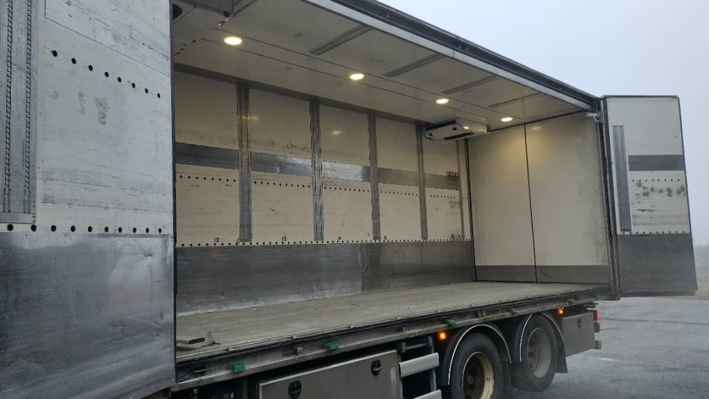 Scania R520 6x2 kokosivuauk kori, thermoking kone - Камион ладилник: слика 5 Scania R520 6x2 kokosivuauk kori, thermoking kone - Камион ладилник: слика 5