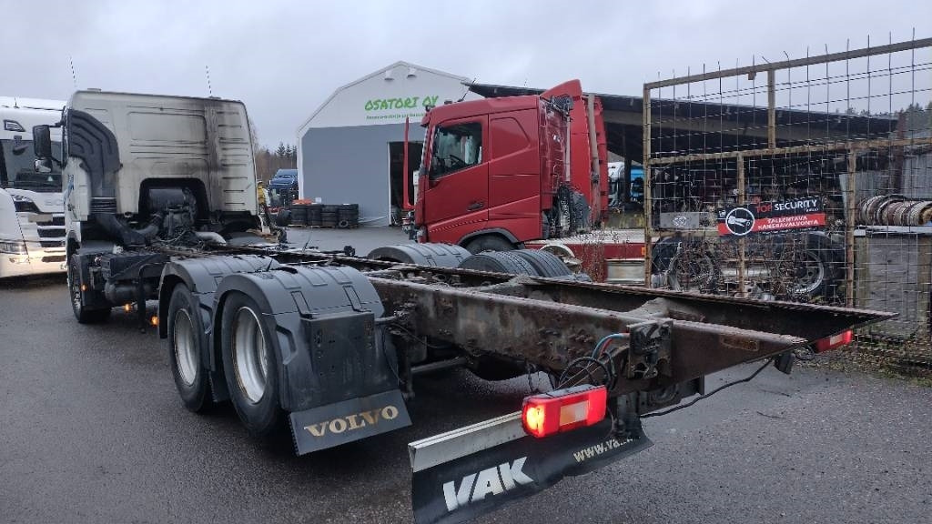 Volvo FH13 6x2 alusta, manuaalivaihteisto  - Камион со кабинска шасија: слика 4 Volvo FH13 6x2 alusta, manuaalivaihteisto  - Камион со кабинска шасија: слика 4