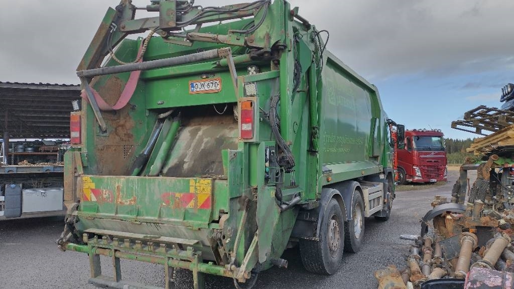 Volvo FM330 6x2 Norba pakkaaja,molokki nostin, manuaali - Камион за ѓубре: слика 4 Volvo FM330 6x2 Norba pakkaaja,molokki nostin, manuaali - Камион за ѓубре: слика 4