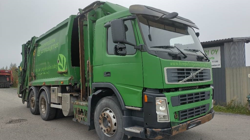 Volvo FM9 6x2 pakkaaja +nostin +etukippo - Камион за ѓубре: слика 4 Volvo FM9 6x2 pakkaaja +nostin +etukippo - Камион за ѓубре: слика 4