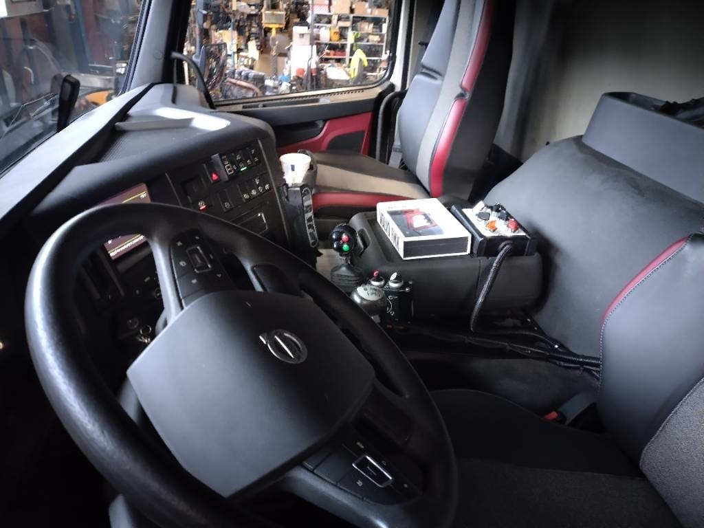 Лизинг на Volvo FMX370 6x2 av3700mm multilift vaijerilaite  Volvo FMX370 6x2 av3700mm multilift vaijerilaite: слика 8 Лизинг на Volvo FMX370 6x2 av3700mm multilift vaijerilaite  Volvo FMX370 6x2 av3700mm multilift vaijerilaite: слика 8