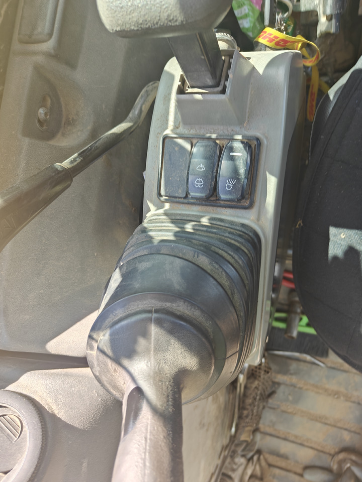 Мини багер CATERPILLAR 305E2: слика 12