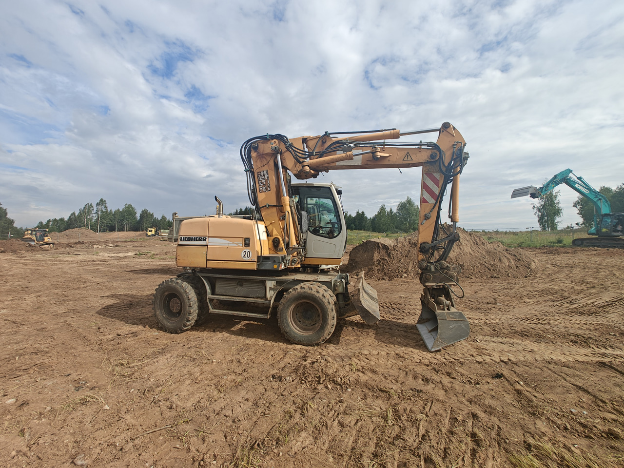 LIEBHERR A312 - Багер на тркала: слика 3 LIEBHERR A312 - Багер на тркала: слика 3