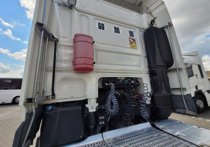 DAF XF510 SPACE CAB / SPROWADZONY / MANUAL / RETARDER - Камион влекач: слика 4 DAF XF510 SPACE CAB / SPROWADZONY / MANUAL / RETARDER - Камион влекач: слика 4