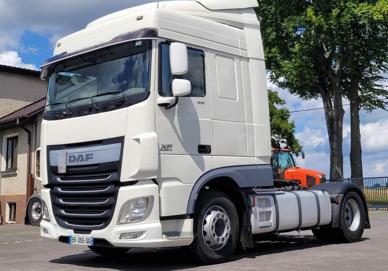 DAF XF510 SPACE CAB / SPROWADZONY / MANUAL / RETARDER - Камион влекач: слика 1 DAF XF510 SPACE CAB / SPROWADZONY / MANUAL / RETARDER - Камион влекач: слика 1