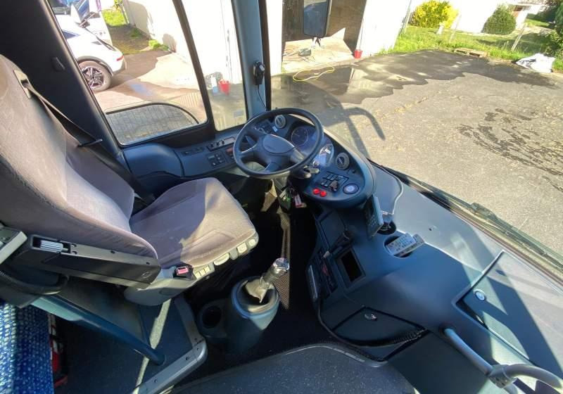 Neoplan TRENDLINER / SPROWADZONY / KLIMATYZACJA/ MANUAL - Приградски автобус: слика 4 Neoplan TRENDLINER / SPROWADZONY / KLIMATYZACJA/ MANUAL - Приградски автобус: слика 4