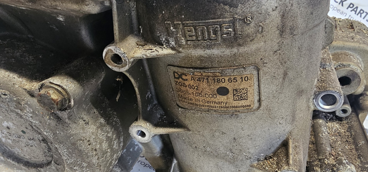 Mercedes Benz Actros MP4 EURO6, EURO 6 emission oil filter housing, oil cooler , 4711800712, 4711800012, 4711800212, 4711800312, 4711704710, 4711800265, 4711801065, 4721840380, 4721841980, 4721800309, - Ладилник за масло за Камион: слика 2 Mercedes Benz Actros MP4 EURO6, EURO 6 emission oil filter housing, oil cooler , 4711800712, 4711800012, 4711800212, 4711800312, 4711704710, 4711800265, 4711801065, 4721840380, 4721841980, 4721800309, - Ладилник за масло за Камион: слика 2