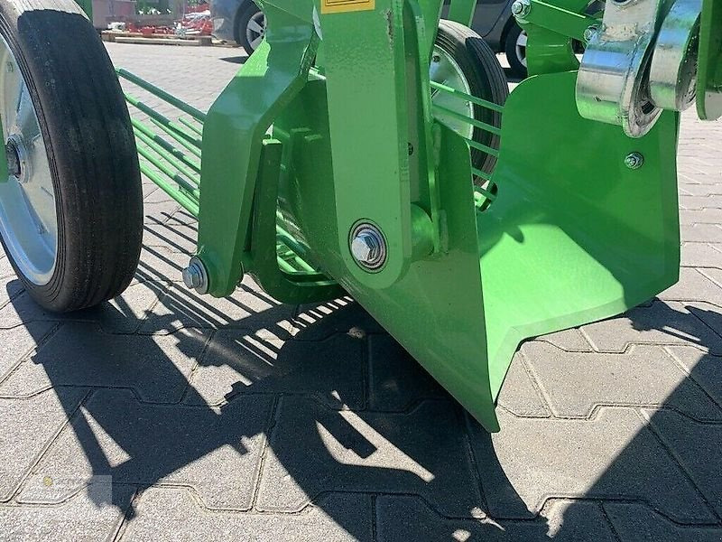 BOMET Kartoffelroder Bomet Z655/1 Kartoffel Roder Heckauswurf NEU - Машина за компир: слика 2 BOMET Kartoffelroder Bomet Z655/1 Kartoffel Roder Heckauswurf NEU - Машина за компир: слика 2