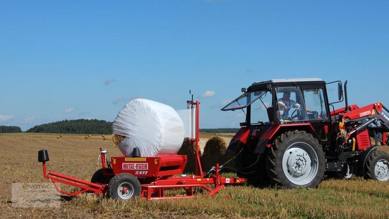 Metal-Fach Z577 Ballenwickler Rundballenwickler mit Seitenlader NEU - Обмотувач на бали: слика 1 Metal-Fach Z577 Ballenwickler Rundballenwickler mit Seitenlader NEU - Обмотувач на бали: слика 1