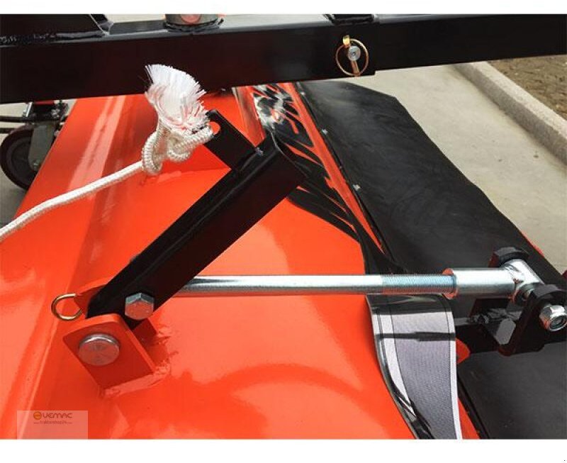 Vemac Kehrmaschine 160cm Kehrbürste Bürste Traktor Radlader Stapler NEU - Метла: слика 3 Vemac Kehrmaschine 160cm Kehrbürste Bürste Traktor Radlader Stapler NEU - Метла: слика 3