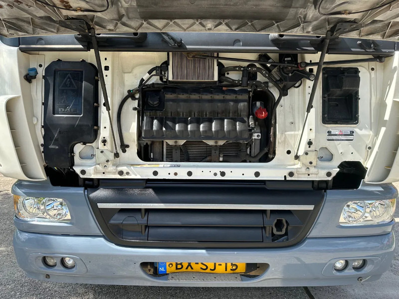 DAF CF 75.310 FAN / NL TRUCK / 6x2 / FUEL TANK 4 COMP. / 22 m3 / EURO5 / TOP CONDITION!! - Камион цистерна: слика 3 DAF CF 75.310 FAN / NL TRUCK / 6x2 / FUEL TANK 4 COMP. / 22 m3 / EURO5 / TOP CONDITION!! - Камион цистерна: слика 3