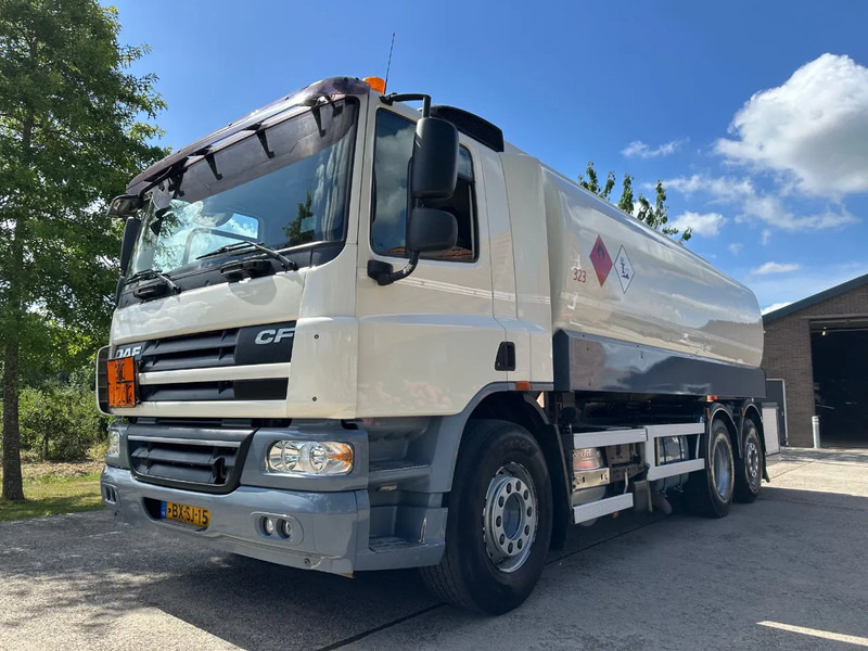 DAF CF 75.310 FAN / NL TRUCK / 6x2 / FUEL TANK 4 COMP. / 22 m3 / EURO5 / TOP CONDITION!! - Камион цистерна: слика 1 DAF CF 75.310 FAN / NL TRUCK / 6x2 / FUEL TANK 4 COMP. / 22 m3 / EURO5 / TOP CONDITION!! - Камион цистерна: слика 1