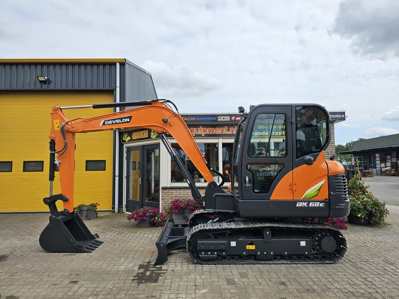 Develon DX60E-10N - Мини багер: слика 1 Develon DX60E-10N - Мини багер: слика 1