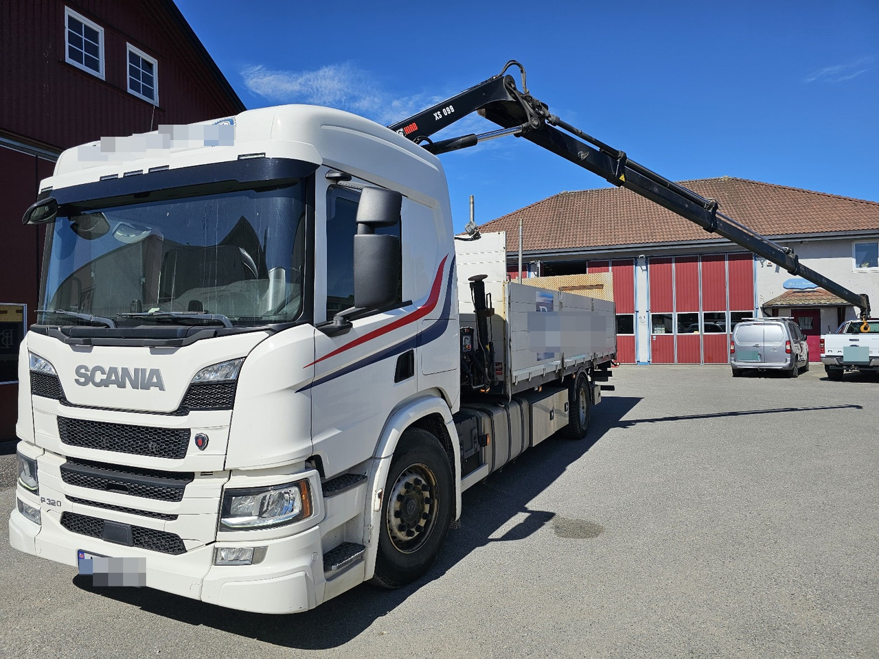 Scania P320 - Камион со платформа, Камион со кран: слика 1 Scania P320 - Камион со платформа, Камион со кран: слика 1
