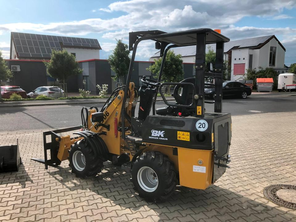 Radlader / Hoflader BK906 *INKL.19% MWST*PERKINS*BERGER KRAUS*GABELPAKET*CE*EURO - Земјоделски натоварувач: слика 4 Radlader / Hoflader BK906 *INKL.19% MWST*PERKINS*BERGER KRAUS*GABELPAKET*CE*EURO - Земјоделски натоварувач: слика 4