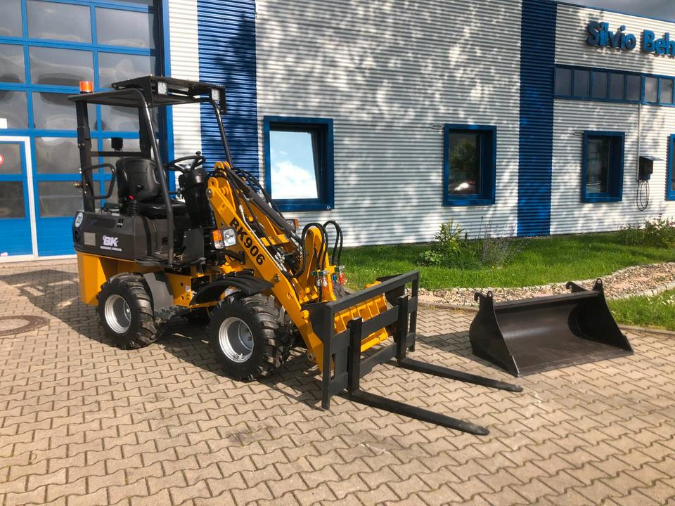Radlader / Hoflader BK906 *INKL.19% MWST*PERKINS*BERGER KRAUS*GABELPAKET*CE*EURO - Земјоделски натоварувач: слика 1 Radlader / Hoflader BK906 *INKL.19% MWST*PERKINS*BERGER KRAUS*GABELPAKET*CE*EURO - Земјоделски натоварувач: слика 1