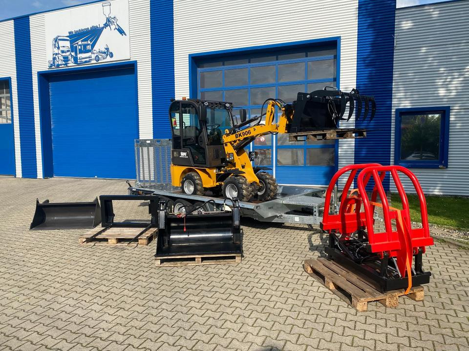 Radlader/Hoflader BK906 Kabine inkl. Tieflader und großem Zubehörpaket *INKL.19% MWST*BERGER KRAUS*PERKINS*CE*SOFORT!* - Земјоделски натоварувач, Приколка: слика 3 Radlader/Hoflader BK906 Kabine inkl. Tieflader und großem Zubehörpaket *INKL.19% MWST*BERGER KRAUS*PERKINS*CE*SOFORT!* - Земјоделски натоварувач, Приколка: слика 3