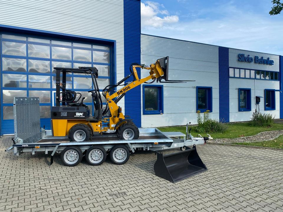 Radlader/Hoflader BK906 inkl. Tieflader und Gabel/Schaufelpaket *INKL.19% MWST*BERGER KRAUS*PERKINS*SOFORT!* - Земјоделски натоварувач, Приколка: слика 1 Radlader/Hoflader BK906 inkl. Tieflader und Gabel/Schaufelpaket *INKL.19% MWST*BERGER KRAUS*PERKINS*SOFORT!* - Земјоделски натоварувач, Приколка: слика 1