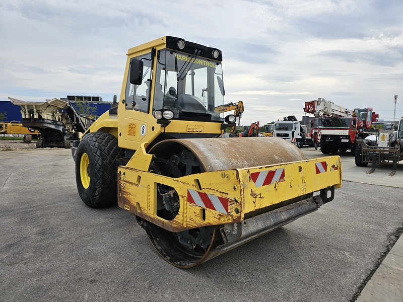 BOMAG BW213DH-4 BVC - Компактор: слика 5 BOMAG BW213DH-4 BVC - Компактор: слика 5