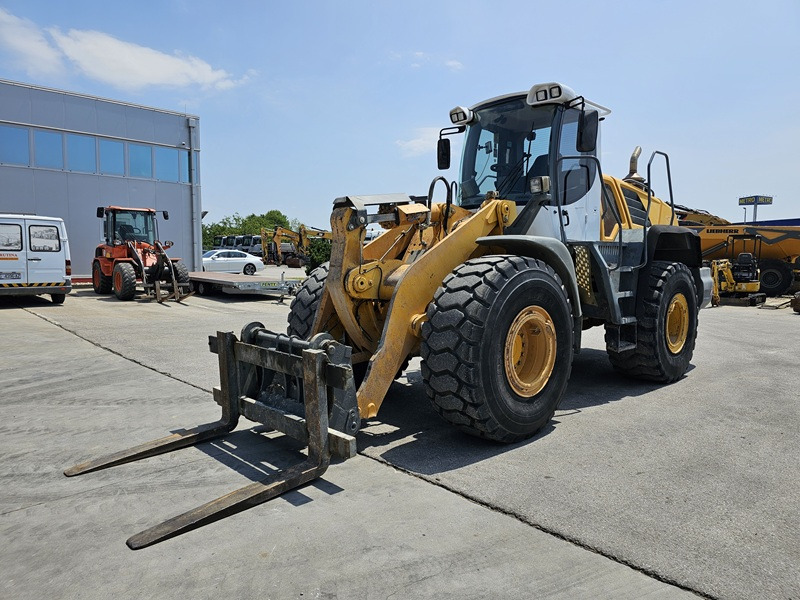LIEBHERR L550 - Натоварувач на тркала: слика 1 LIEBHERR L550 - Натоварувач на тркала: слика 1