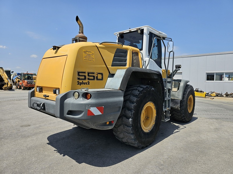 LIEBHERR L550 - Натоварувач на тркала: слика 4 LIEBHERR L550 - Натоварувач на тркала: слика 4