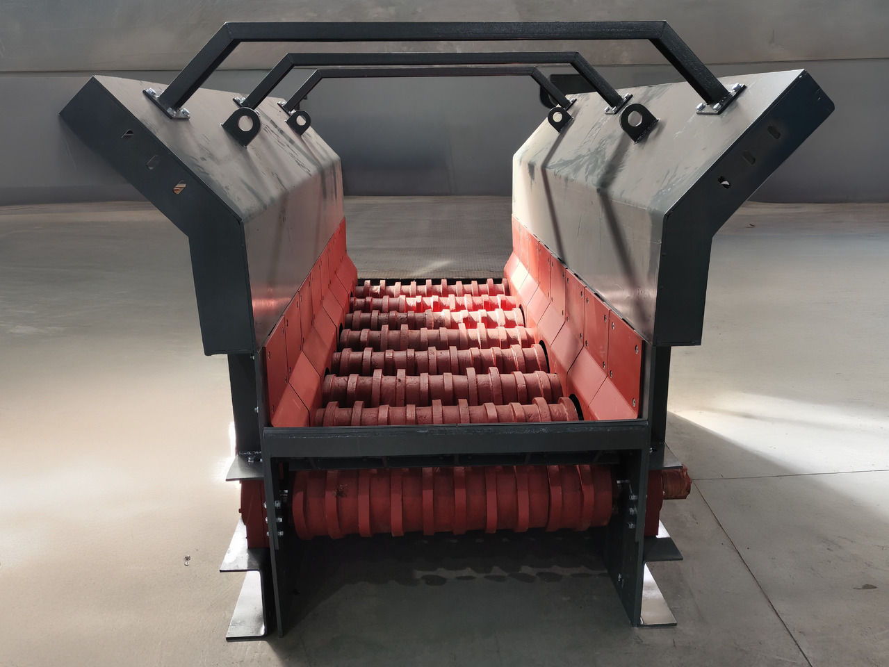 CONSTMACH High-Performance Wobbler Feeder for Continuous Material Flow | Industrial-Grade Feeder System - Рударска машина: слика 3 CONSTMACH High-Performance Wobbler Feeder for Continuous Material Flow | Industrial-Grade Feeder System - Рударска машина: слика 3