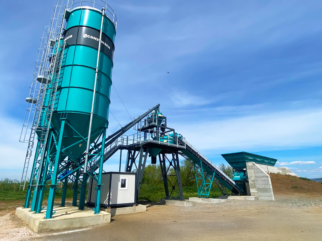 Constmach Centrale à Béton Compacte de 60 m³/h Avec Tapis Roulant - Бетонска база: слика 4 Constmach Centrale à Béton Compacte de 60 m³/h Avec Tapis Roulant - Бетонска база: слика 4