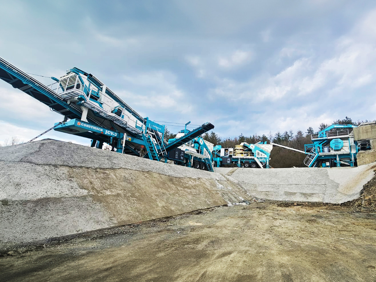 Constmach Mobile Impact Crushing Station With A Production Capacity Of 300 Tons - Мобилна дробилка: слика 2 Constmach Mobile Impact Crushing Station With A Production Capacity Of 300 Tons - Мобилна дробилка: слика 2