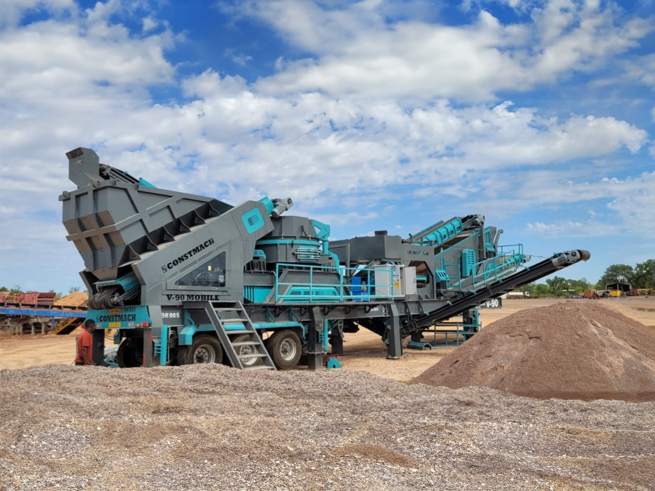 Constmach Mobiler Prallbrecher mit vertikaler Welle und einer Kapazität von 250 t/h - Мобилна дробилка: слика 2 Constmach Mobiler Prallbrecher mit vertikaler Welle und einer Kapazität von 250 t/h - Мобилна дробилка: слика 2
