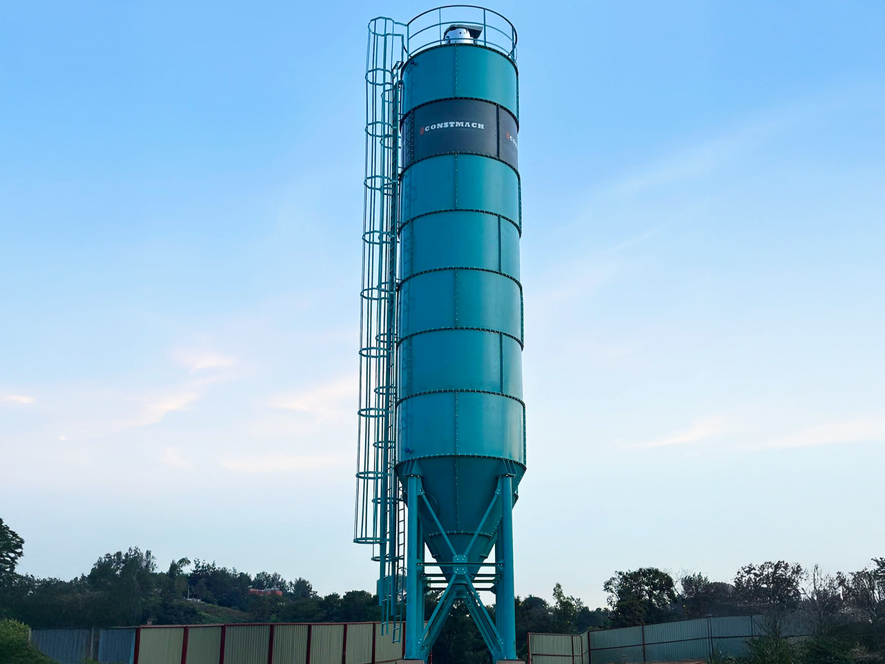 Constmach Silo à Ciment d'une Capacité de 100 Tonnes - Силос за цемент: слика 2 Constmach Silo à Ciment d'une Capacité de 100 Tonnes - Силос за цемент: слика 2