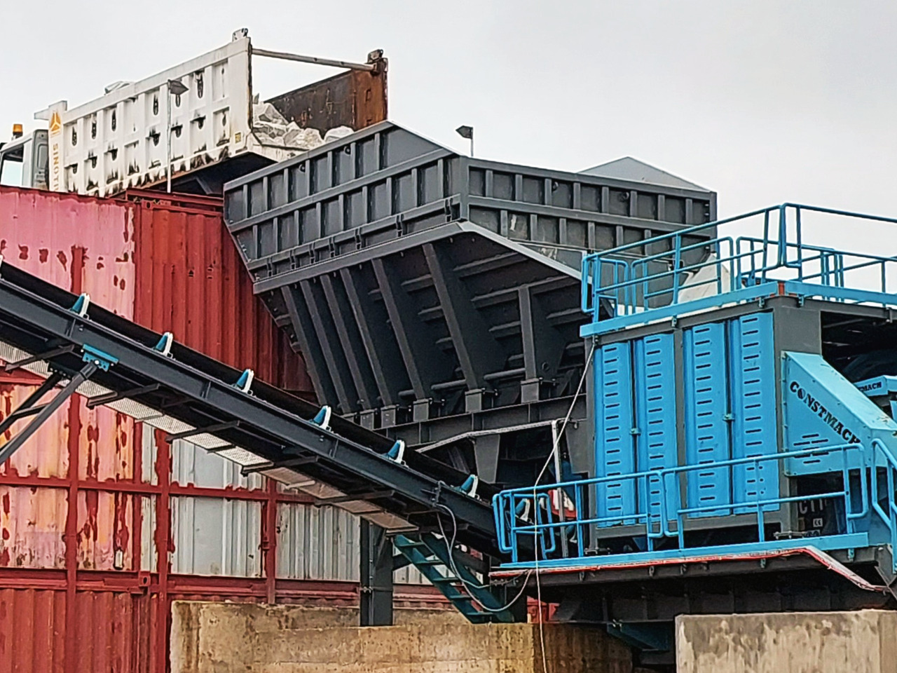 Constmach Vibrating Bunker Feeder In Capacities From 80 To 500 Tons - Рударска машина: слика 3 Constmach Vibrating Bunker Feeder In Capacities From 80 To 500 Tons - Рударска машина: слика 3