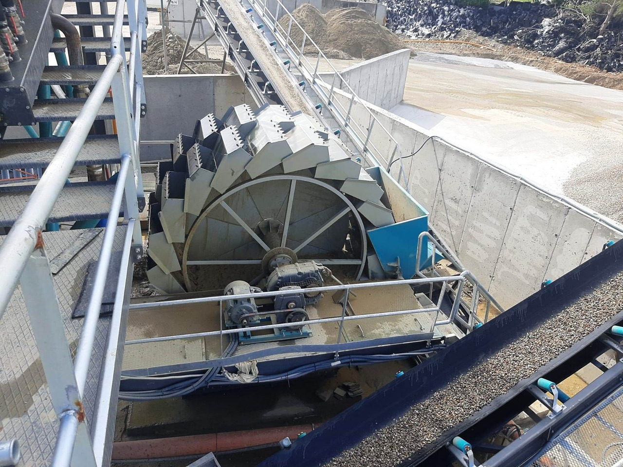 Constmach Wheeled Bucket Sand Washing Machine - Градежно сито: слика 3 Constmach Wheeled Bucket Sand Washing Machine - Градежно сито: слика 3