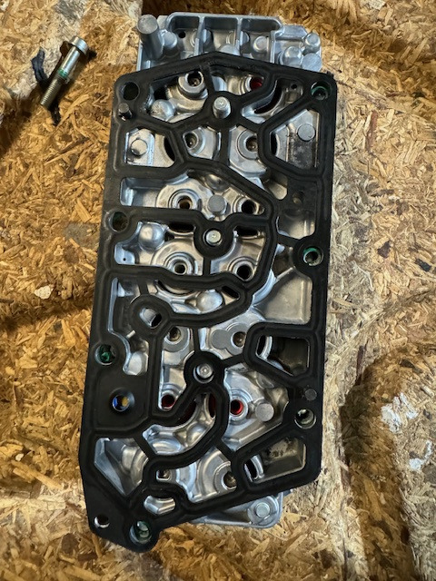 ZF Ventilblock TRAXON Getriebe 0501330550 - Менувач и делови за Камион: слика 5 ZF Ventilblock TRAXON Getriebe 0501330550 - Менувач и делови за Камион: слика 5