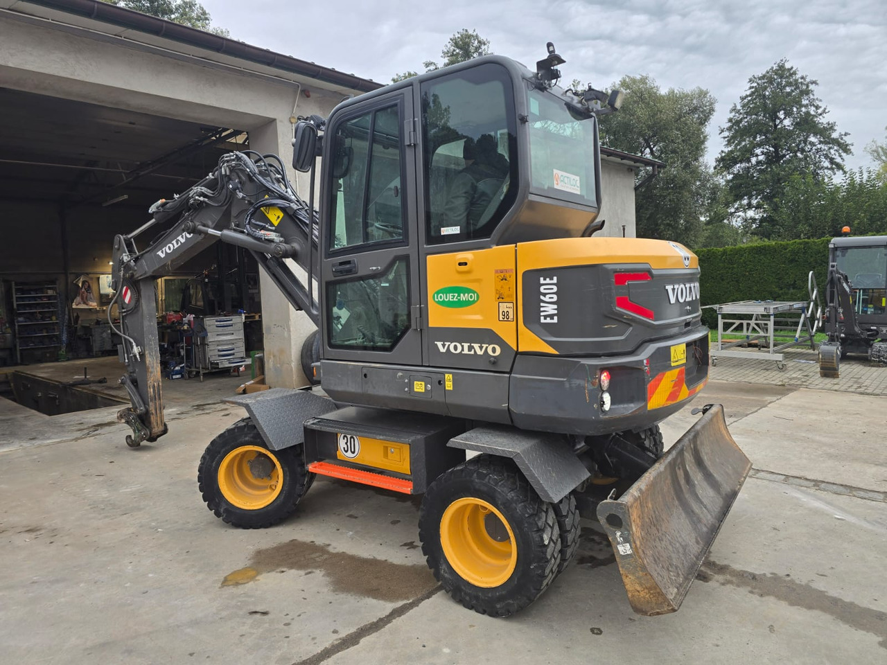 VOLVO EW 60E - Багер на тркала: слика 3 VOLVO EW 60E - Багер на тркала: слика 3
