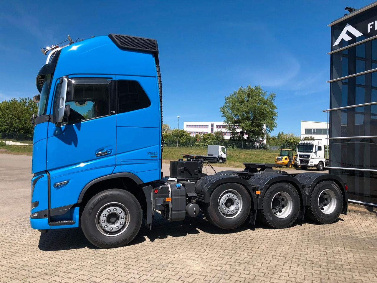 Volvo FH16 750 XL 8x4 Tridem*100T*Kriechgänge*Retarder Volvo FH16 750 XL 8x4 Tridem*100T*Kriechgänge*Retarder - Камион влекач: слика 2 Volvo FH16 750 XL 8x4 Tridem*100T*Kriechgänge*Retarder Volvo FH16 750 XL 8x4 Tridem*100T*Kriechgänge*Retarder - Камион влекач: слика 2