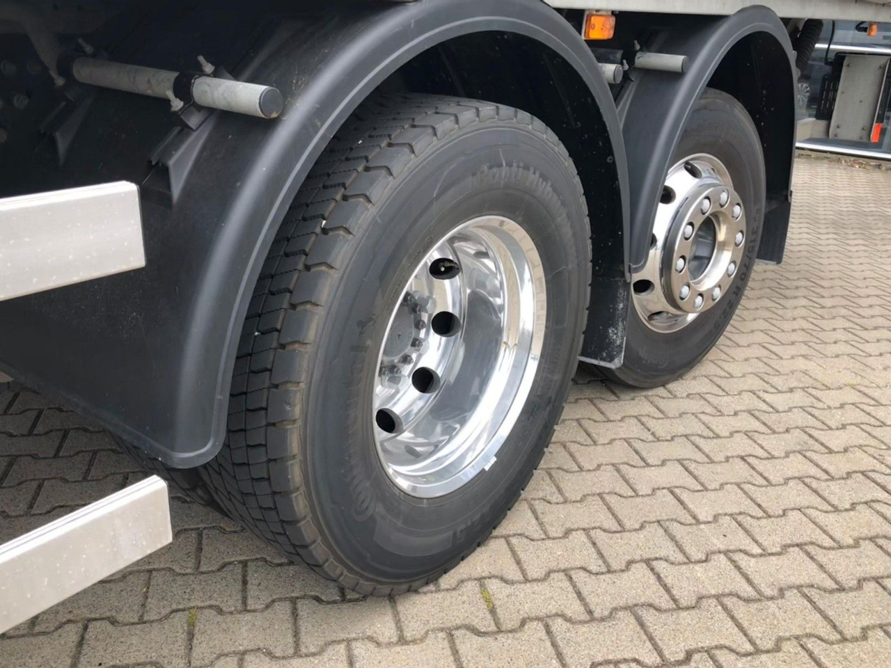 Volvo FE 350 6x2 Lenkachse*ALU*LBW*EDSCHA - Камион со церада: слика 5 Volvo FE 350 6x2 Lenkachse*ALU*LBW*EDSCHA - Камион со церада: слика 5