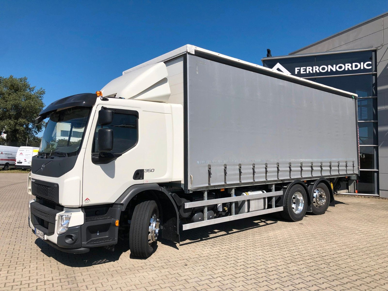 Volvo FE 350 6x2 Lenkachse*ALU*LBW*EDSCHA - Камион со церада: слика 2 Volvo FE 350 6x2 Lenkachse*ALU*LBW*EDSCHA - Камион со церада: слика 2